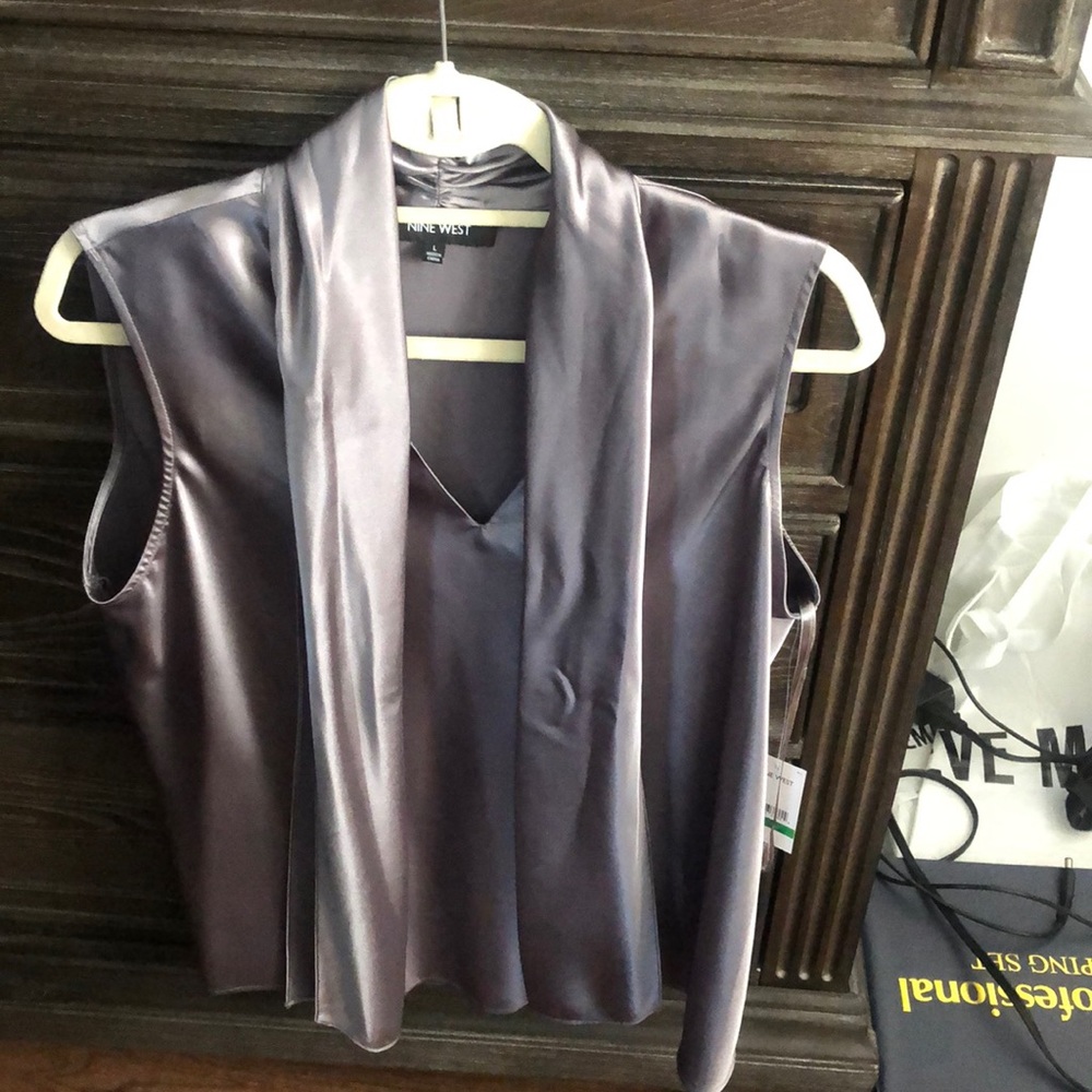 Sleeveless blouse